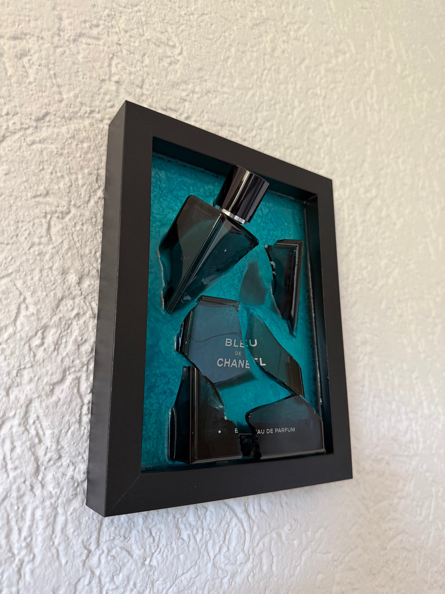 Bleu de Chanel – hclat | Zerbrochene Flaschenkunst