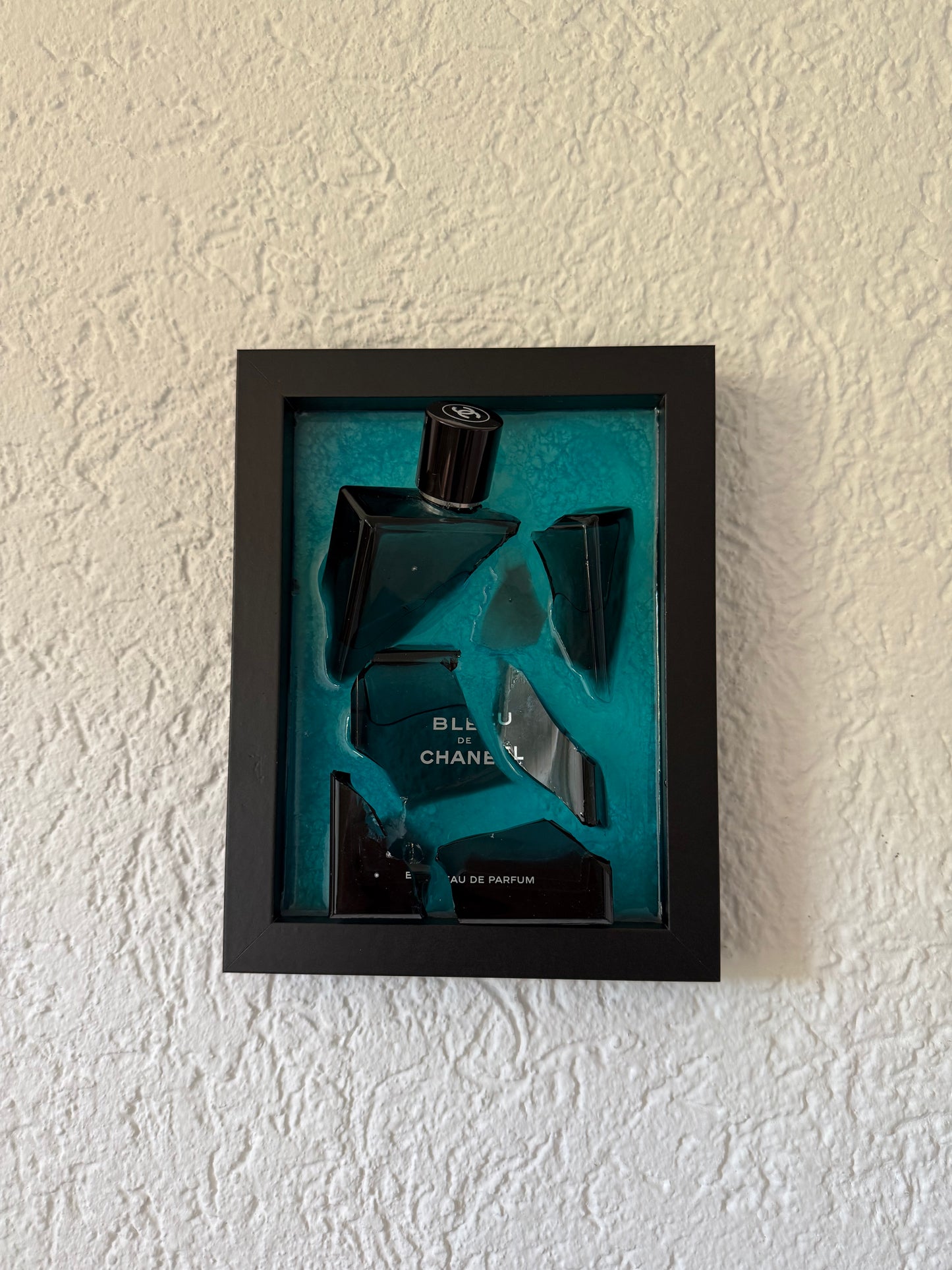 Bleu de Chanel – hclat | Zerbrochene Flaschenkunst